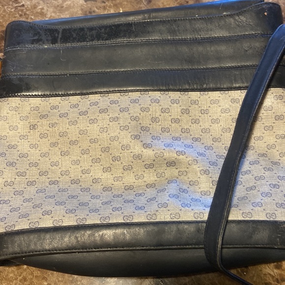 This vintage Gucci smoke free environment still has some good qualities about it - Picture 7 of 7